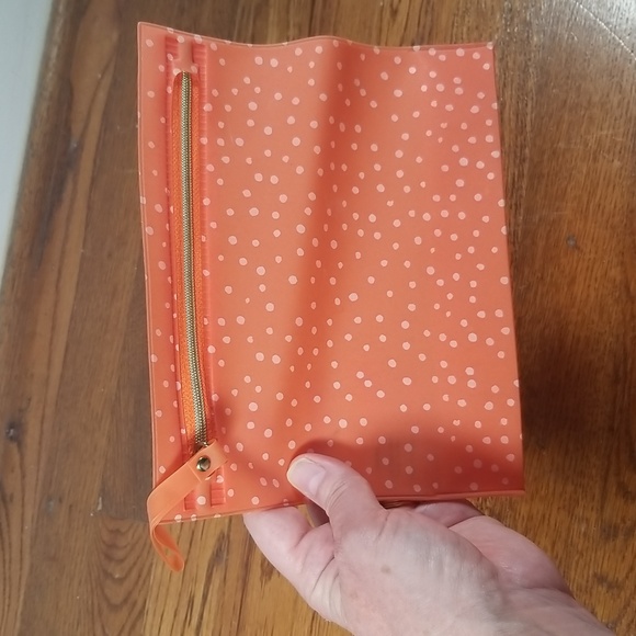 Peach with White Dots Makeup Bag with Gold Zipper NEVER USED - Picture 7 of 8